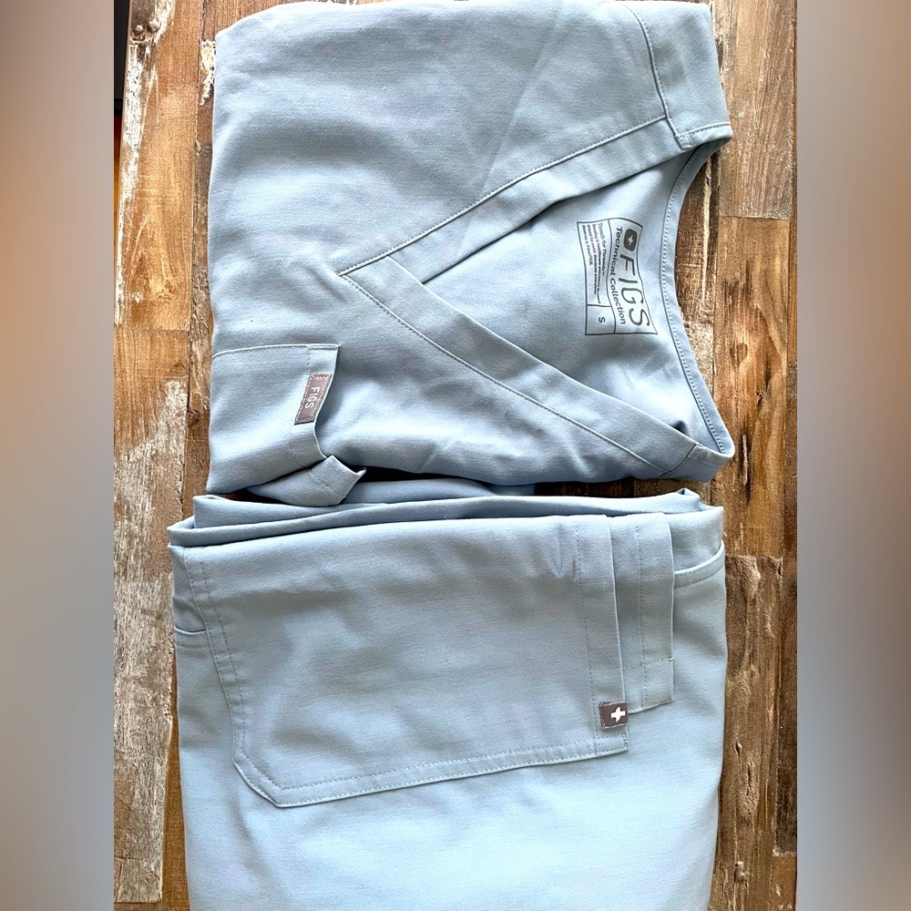 Figs Dusty Blue Catarina One Pocket and Cargo Pant Set